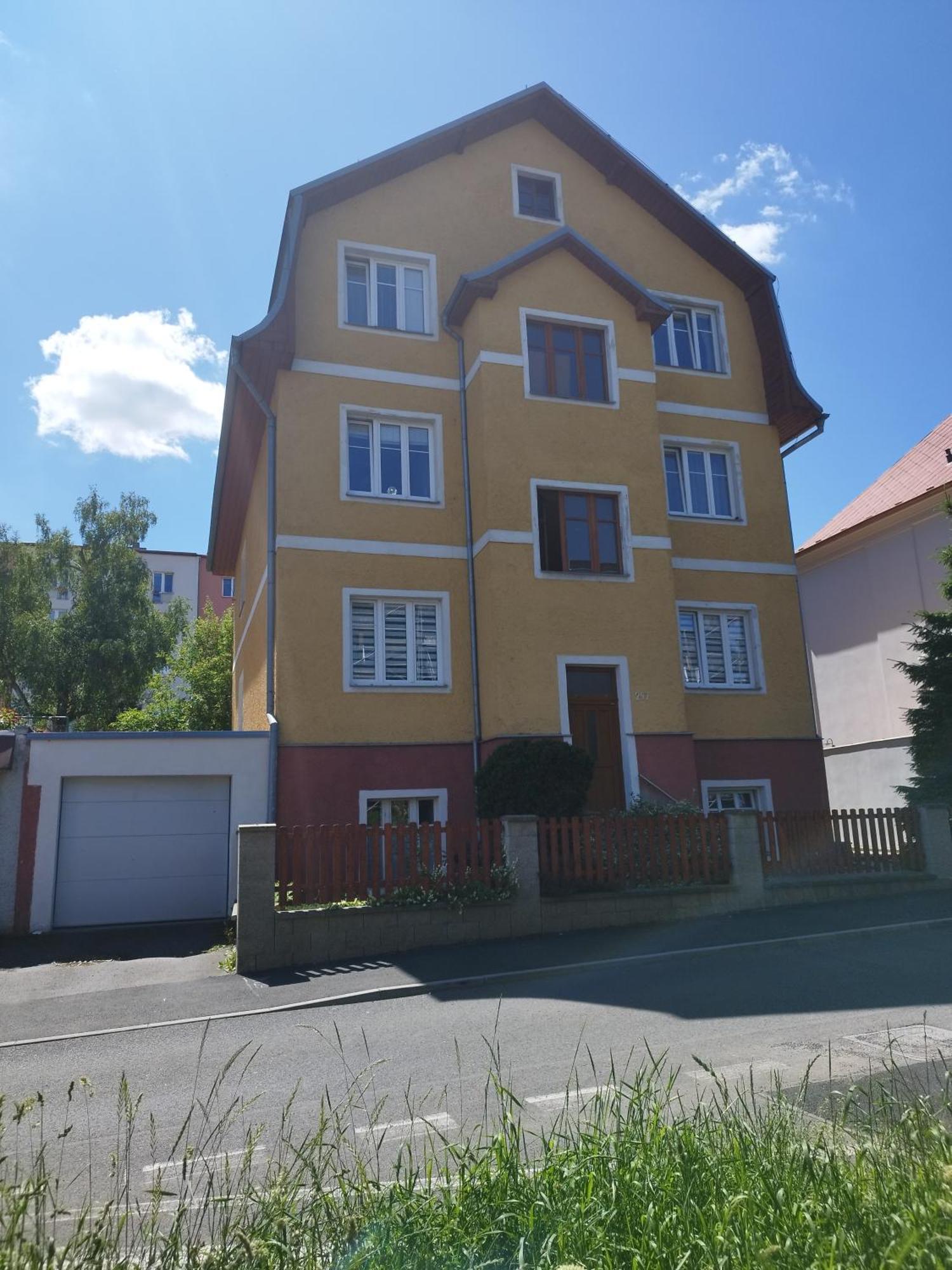 Loft Apartment Κάρλοβι Βάρι Εξωτερικό φωτογραφία