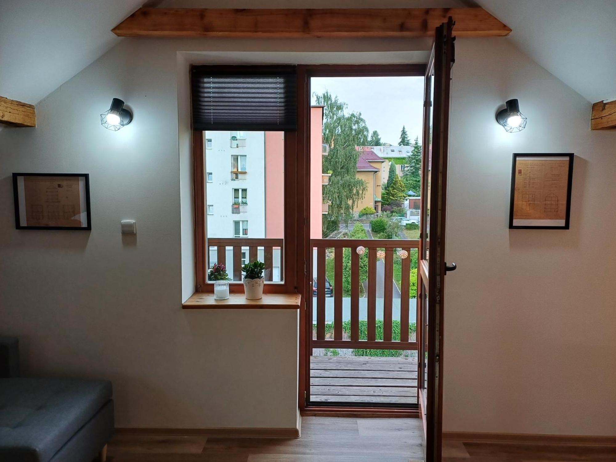 Loft Apartment Κάρλοβι Βάρι Εξωτερικό φωτογραφία