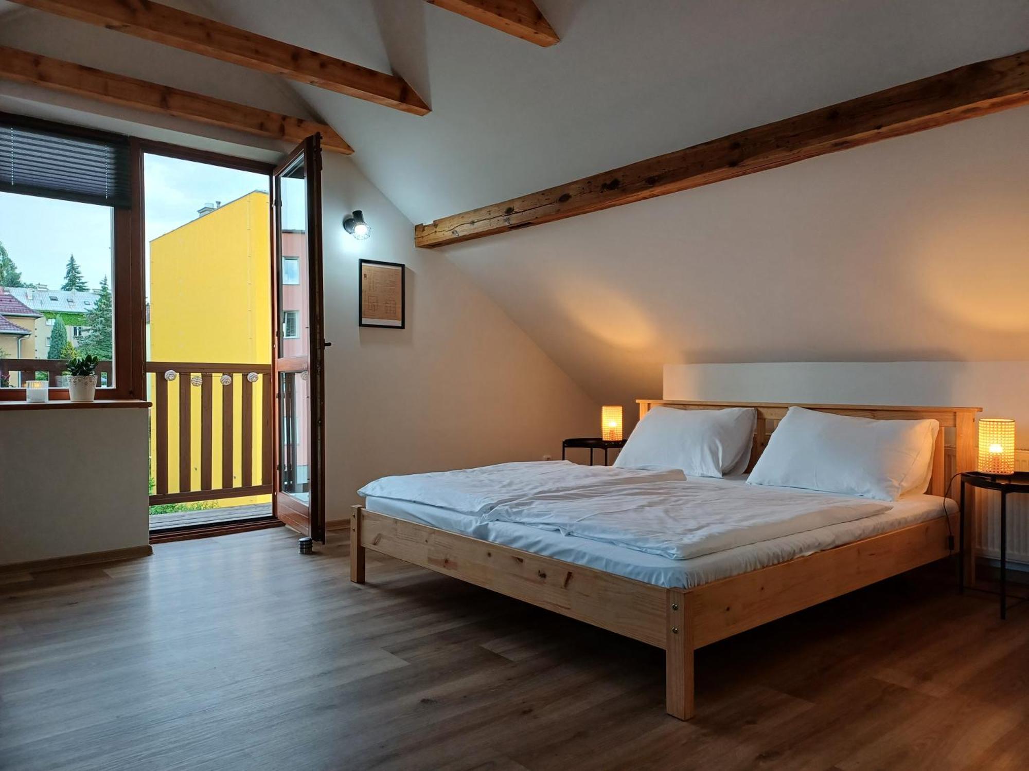 Loft Apartment Κάρλοβι Βάρι Εξωτερικό φωτογραφία