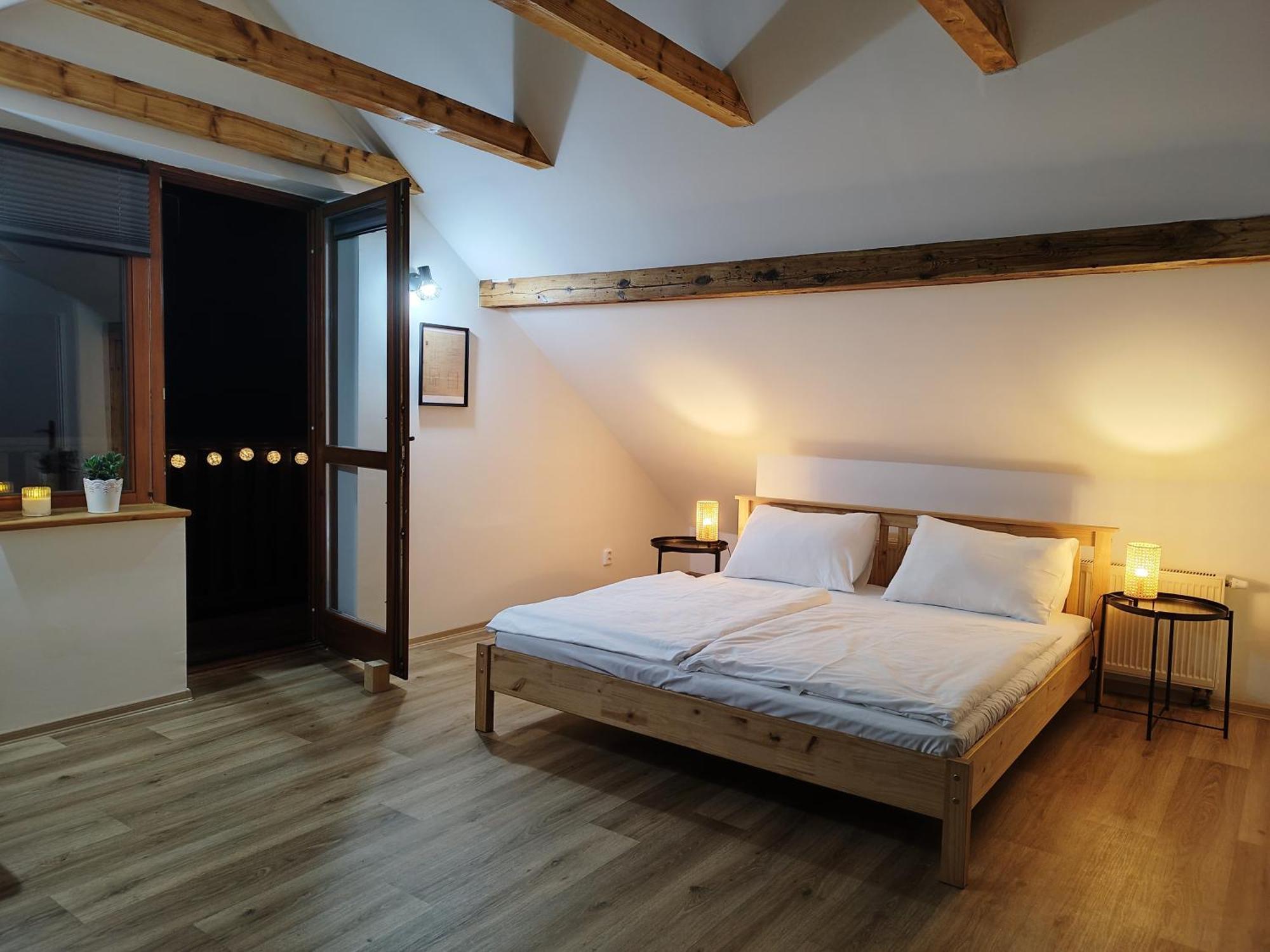 Loft Apartment Κάρλοβι Βάρι Εξωτερικό φωτογραφία