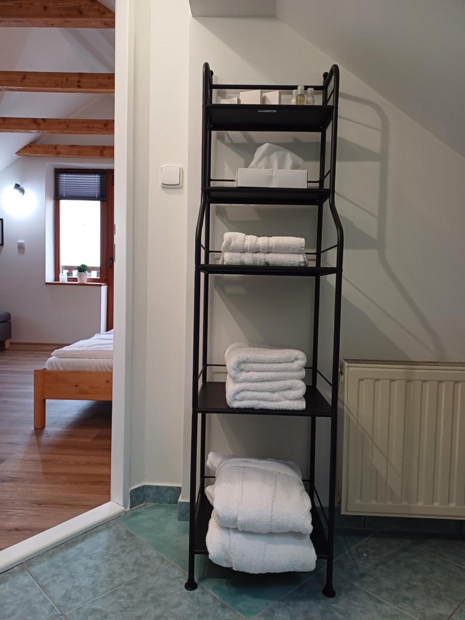 Loft Apartment Κάρλοβι Βάρι Εξωτερικό φωτογραφία