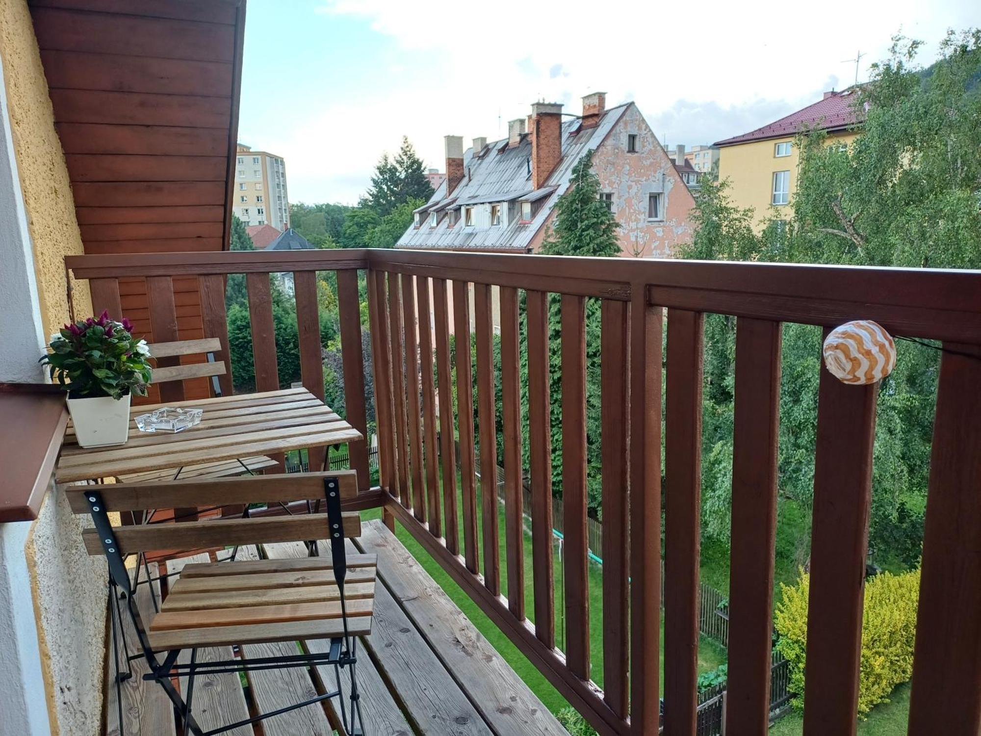 Loft Apartment Κάρλοβι Βάρι Εξωτερικό φωτογραφία